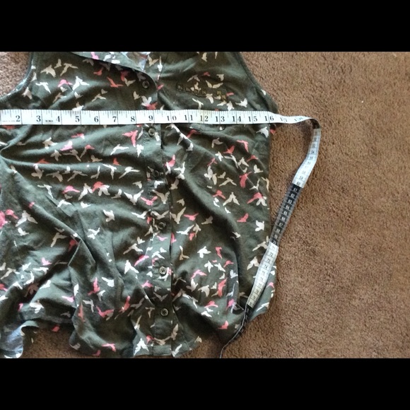 Birds in Flight Sleeveless Top - Picture 6 of 6